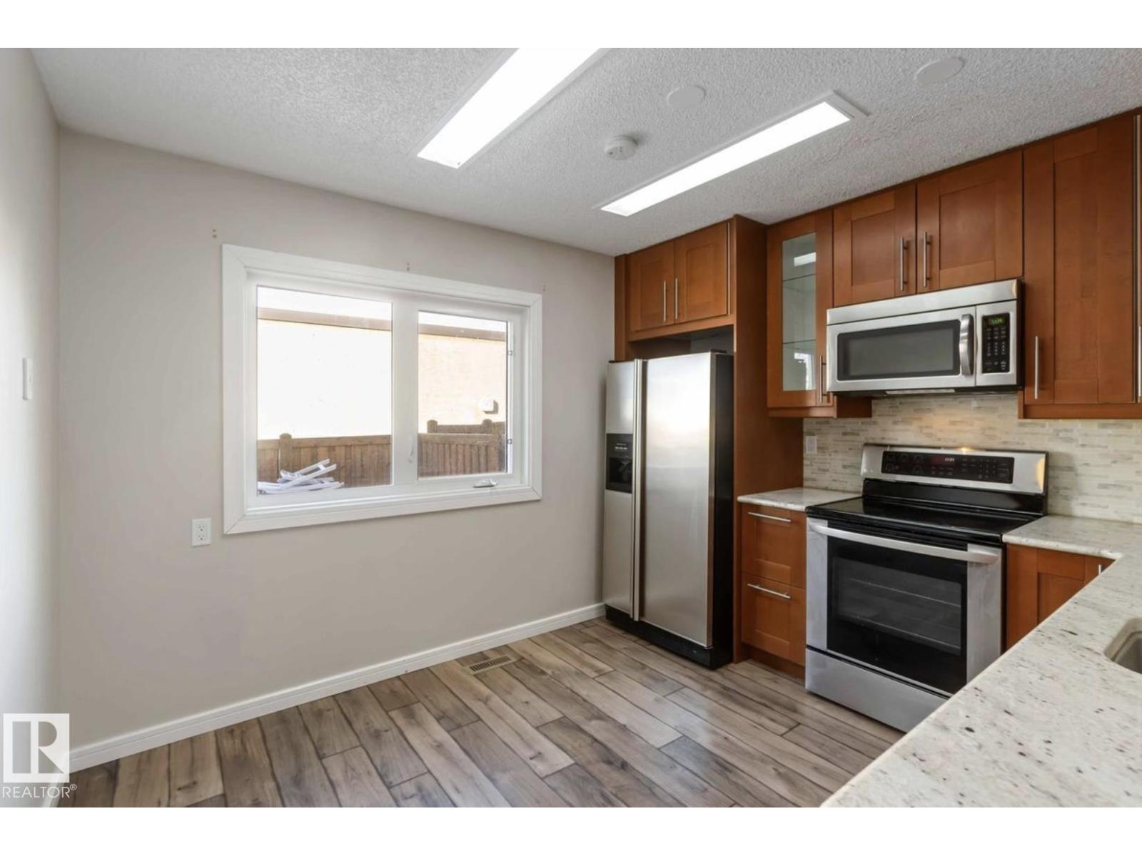 #8 14511 52 Street NW, Edmonton