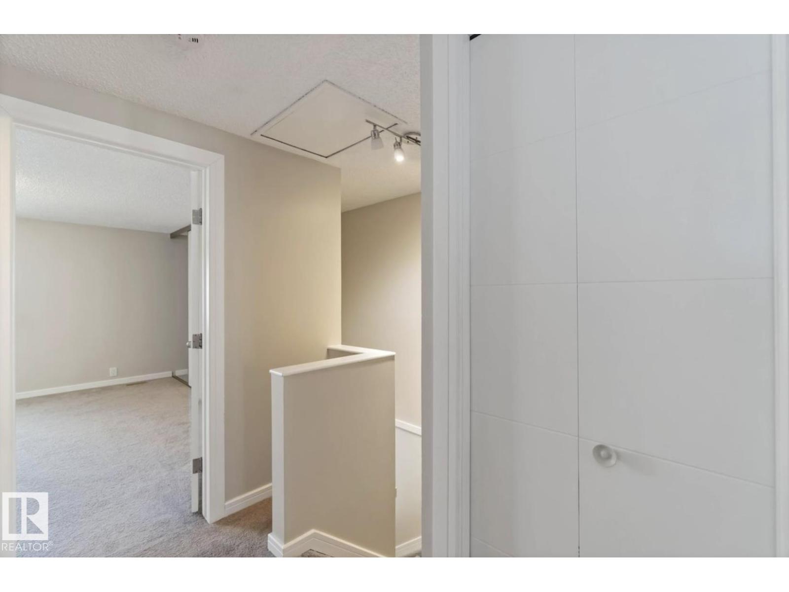 #8 14511 52 Street NW, Edmonton