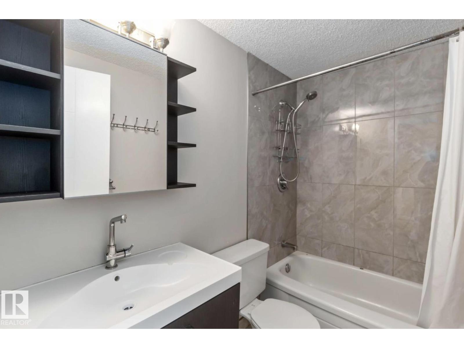 #8 14511 52 Street NW, Edmonton