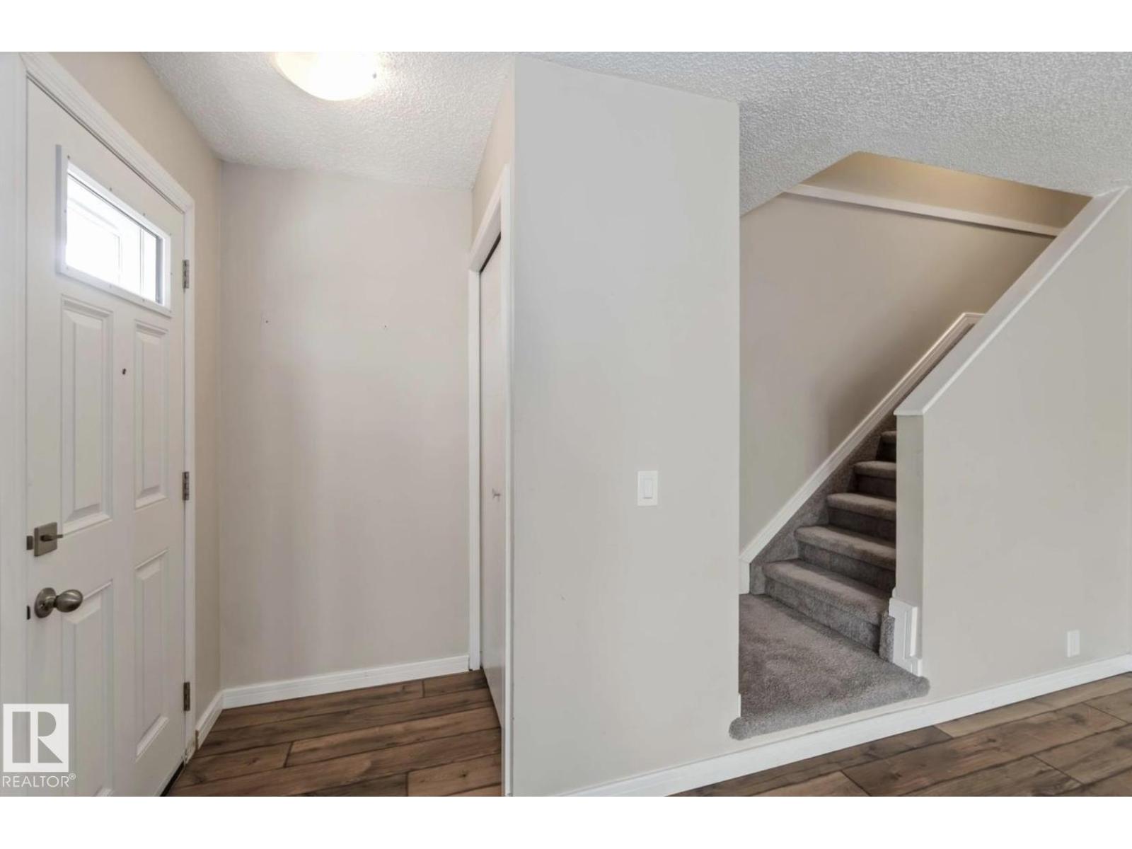 #8 14511 52 Street NW, Edmonton