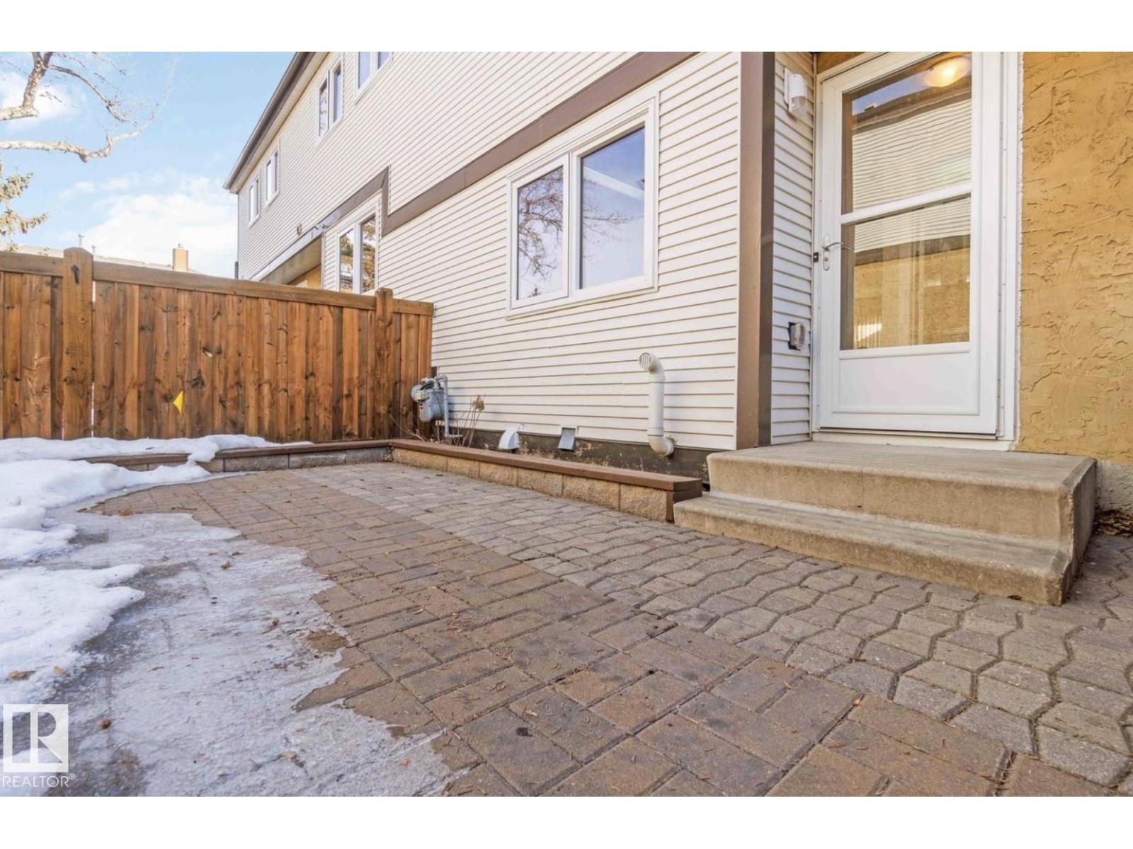 #8 14511 52 Street NW, Edmonton