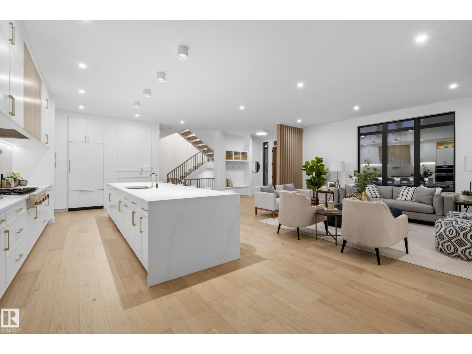 14320 MACKENZIE DR NW, Edmonton