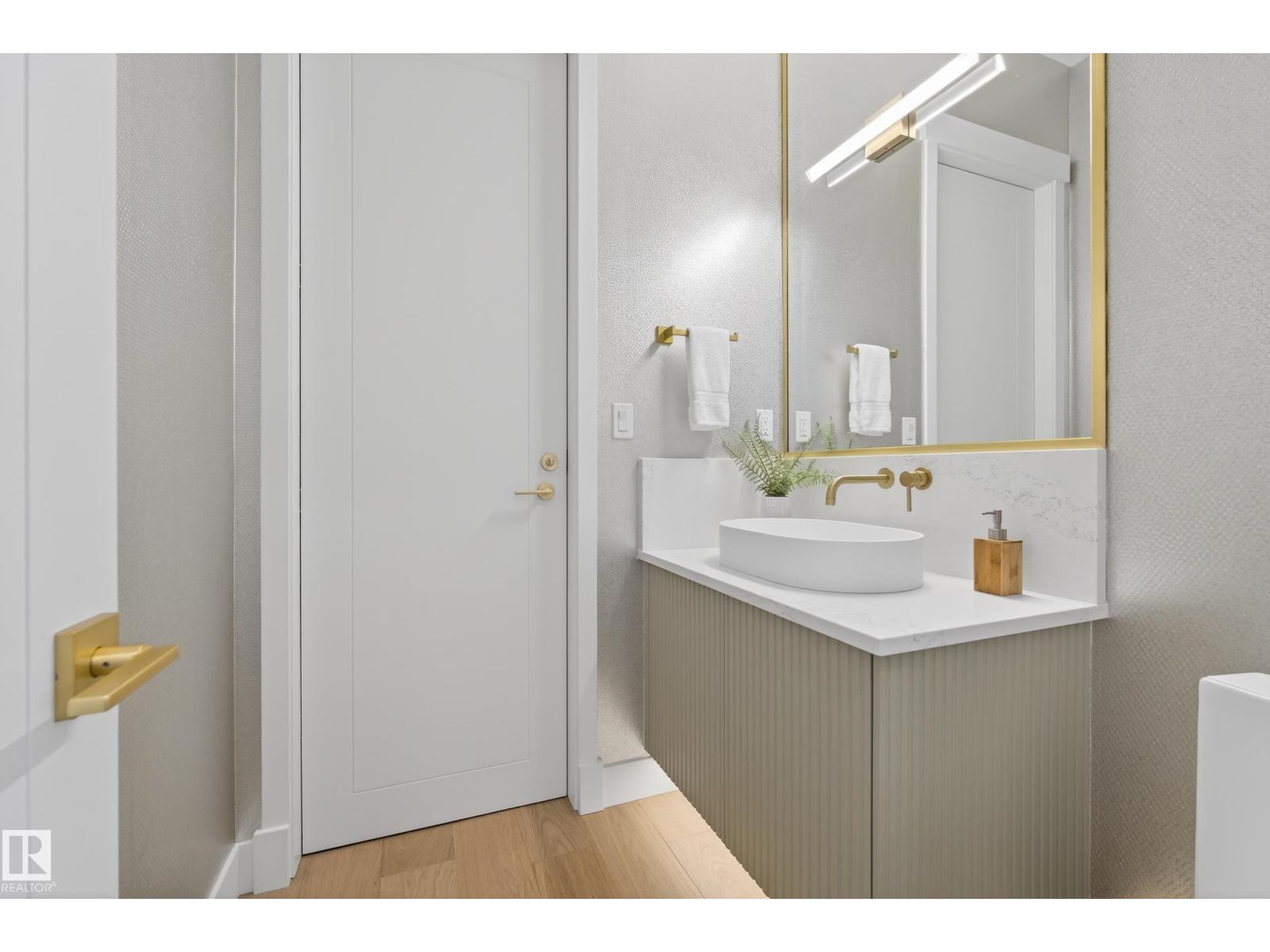 14320 MACKENZIE DR NW, Edmonton