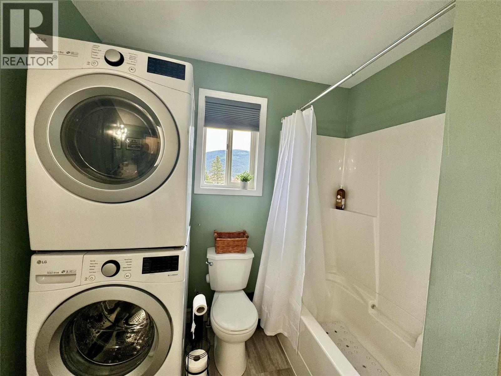 1885 Grandview Avenue, Lumby