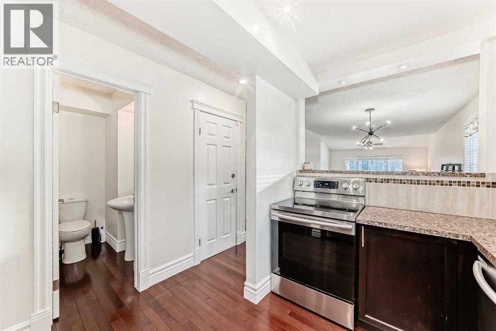 Single Family House for Sale in   Avenue NE Tuxedo Park Calgary 