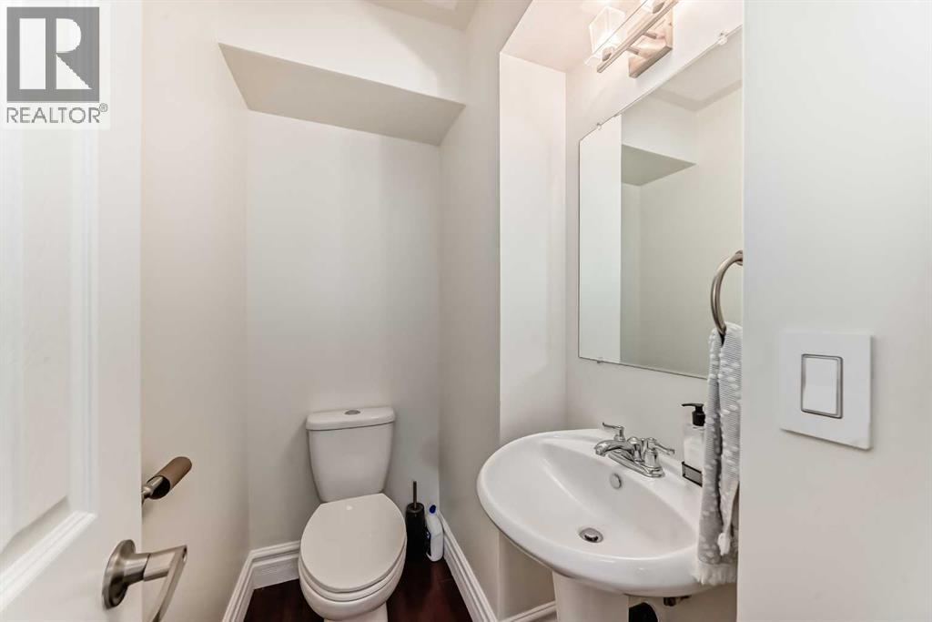 Single Family House for Sale in   Avenue NE Tuxedo Park Calgary 