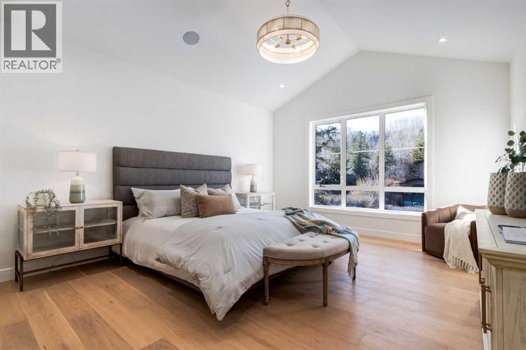 Single Family House for Sale in   Avenue NW Bowness Calgary 