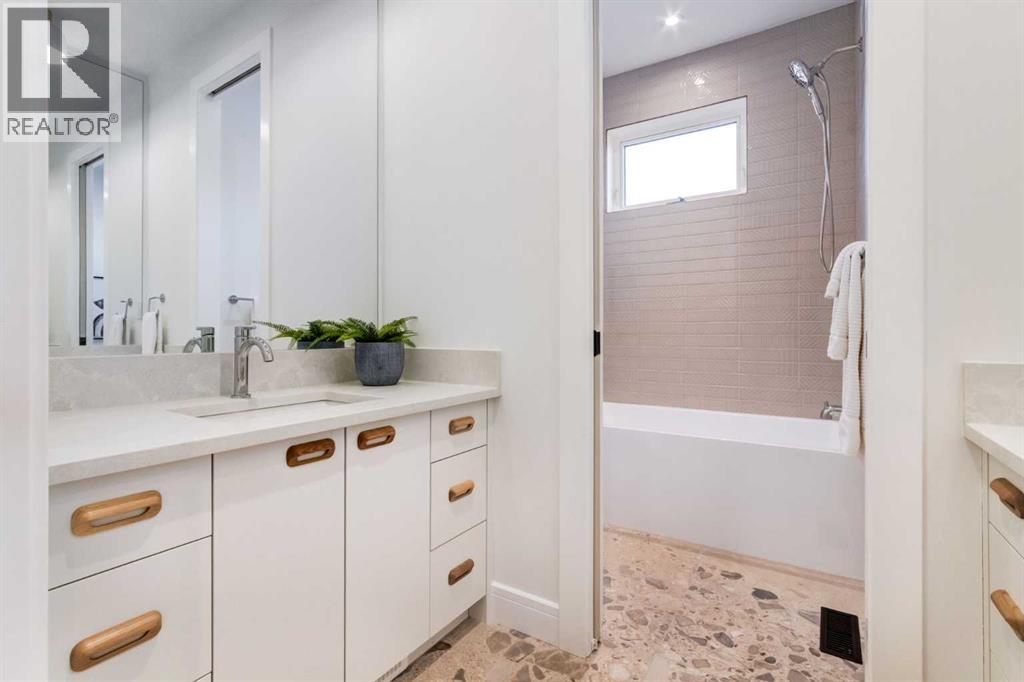 Single Family House for Sale in   Avenue NW Bowness Calgary 