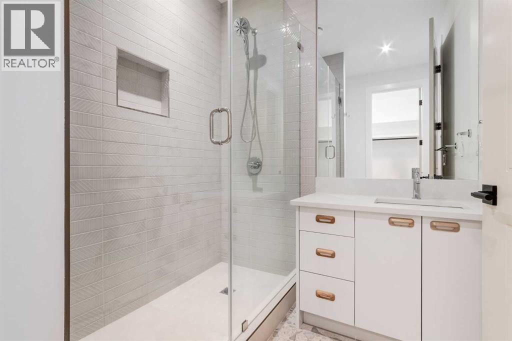 Single Family House for Sale in   Avenue NW Bowness Calgary 