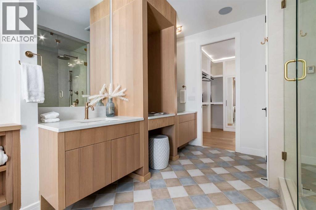 Single Family House for Sale in   Avenue NW Bowness Calgary 