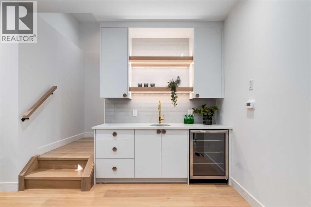 Single Family House for Sale in   Avenue NW Bowness Calgary 