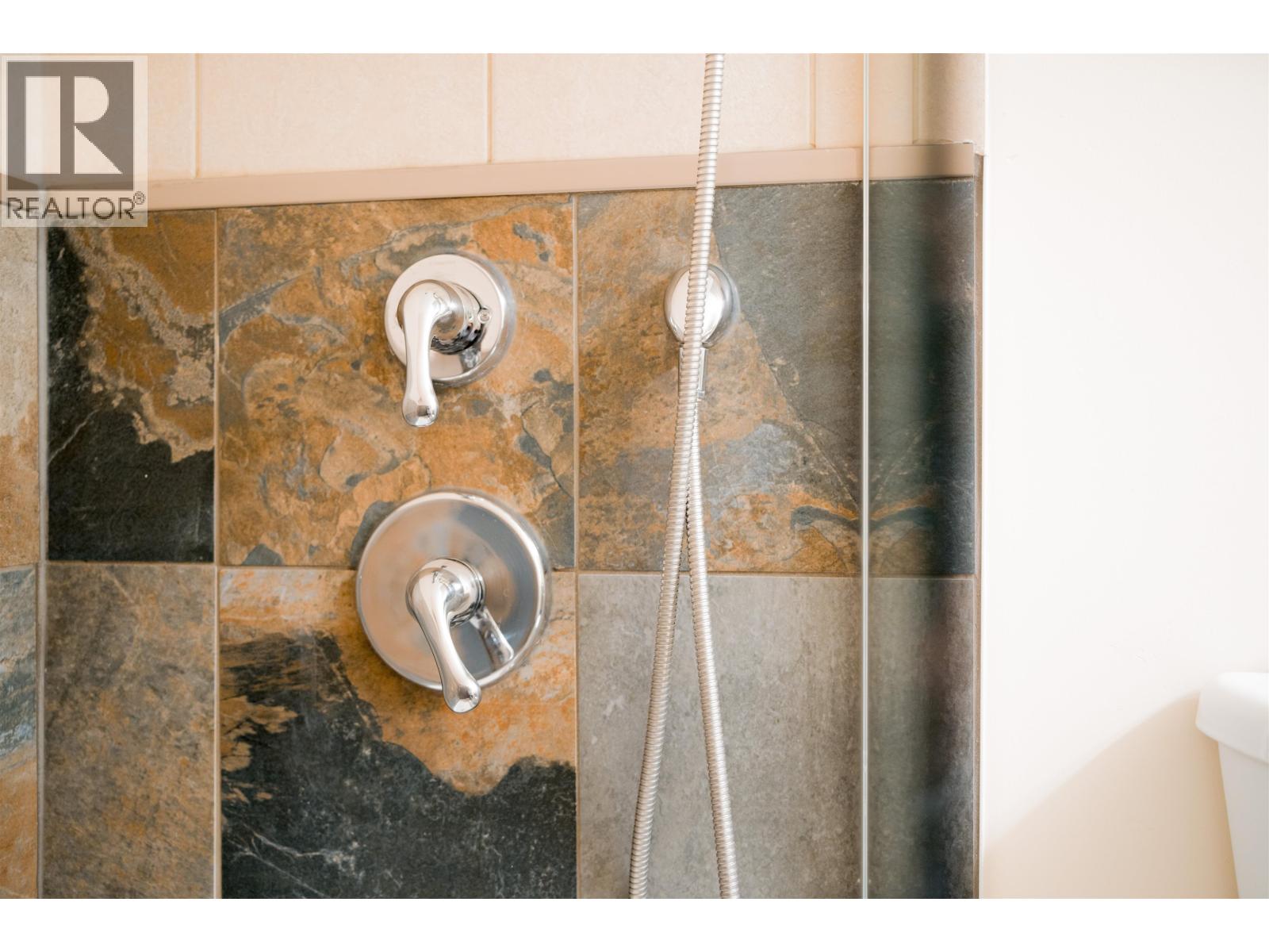 101 1490 HIGHWAY 99, Pemberton