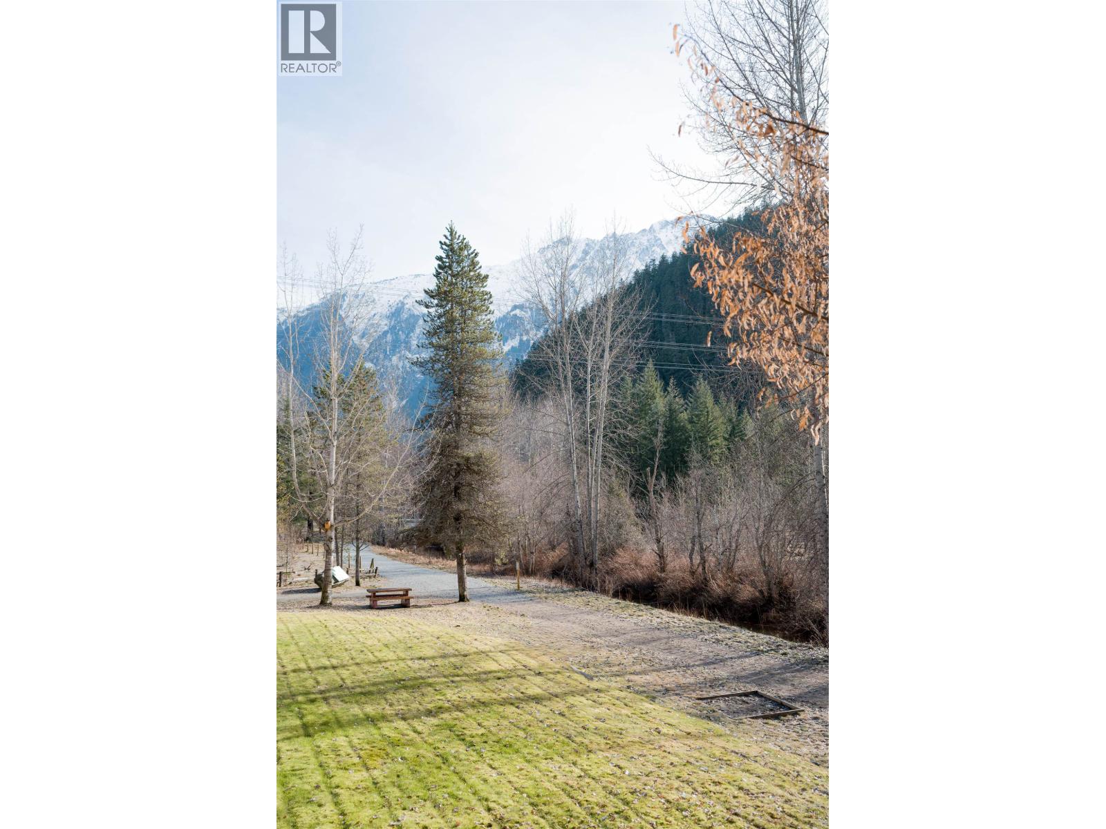 101 1490 HIGHWAY 99, Pemberton
