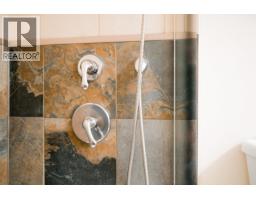 101 1490 Highway 99, Pemberton, BC V0N2L1 Photo 11