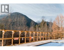 101 1490 Highway 99, Pemberton, BC V0N2L1 Photo 32