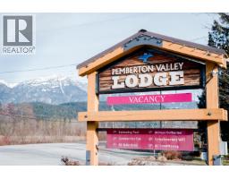 101 1490 Highway 99, Pemberton, BC V0N2L1 Photo 33