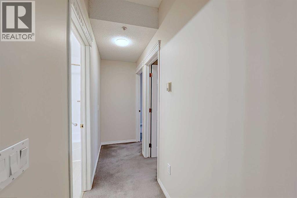 Single Family House for Sale in   Lincoln Way SW Lincoln Park Calgary 