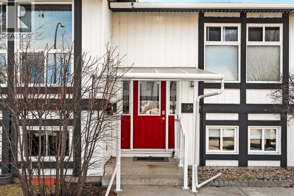 Single Family House Bi-level for Sale in  Temple Drive NE Temple Calgary 