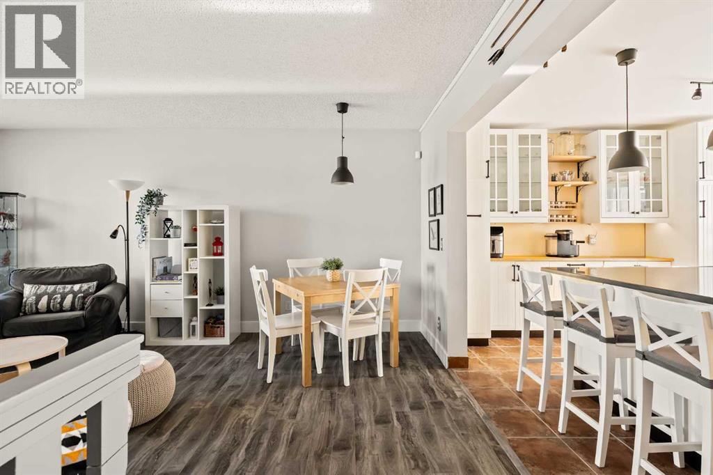 Single Family House Bi-level for Sale in  Temple Drive NE Temple Calgary 