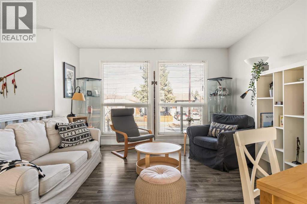 Single Family House Bi-level for Sale in  Temple Drive NE Temple Calgary 