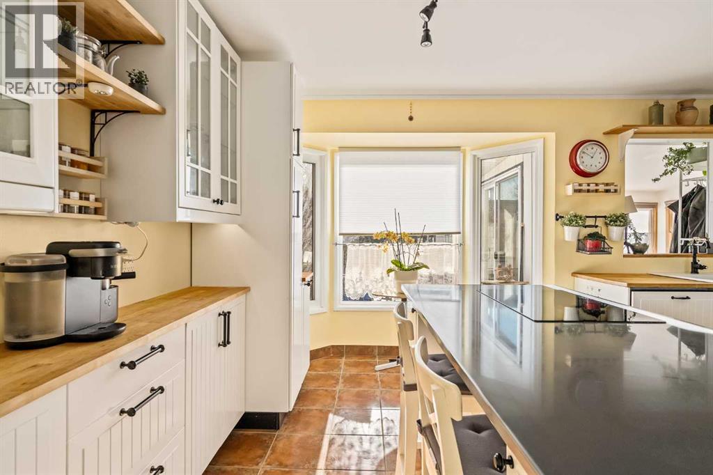 Single Family House Bi-level for Sale in  Temple Drive NE Temple Calgary 