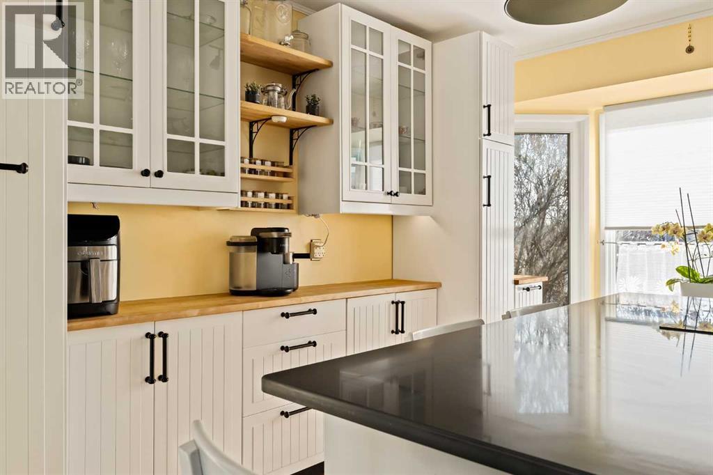 Single Family House Bi-level for Sale in  Temple Drive NE Temple Calgary 