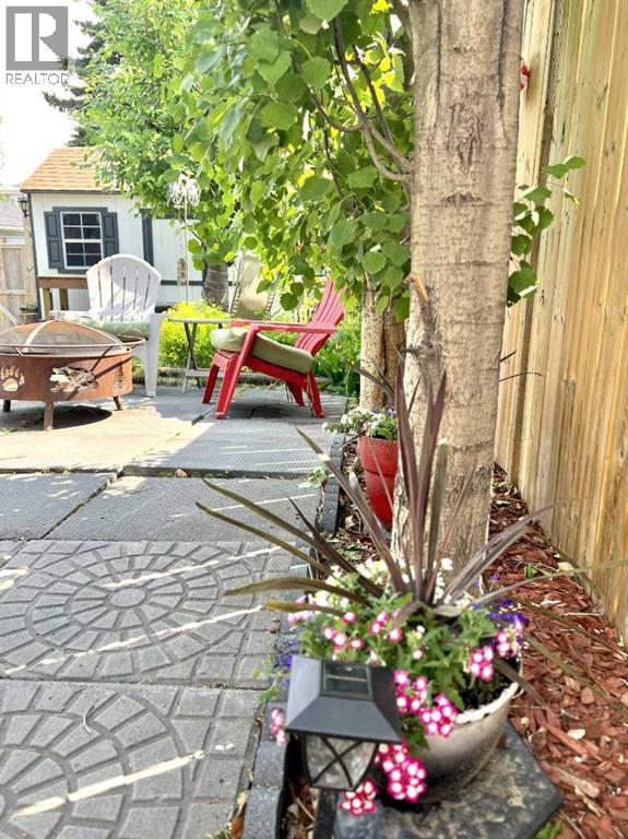 Single Family House Bi-level for Sale in  Temple Drive NE Temple Calgary 