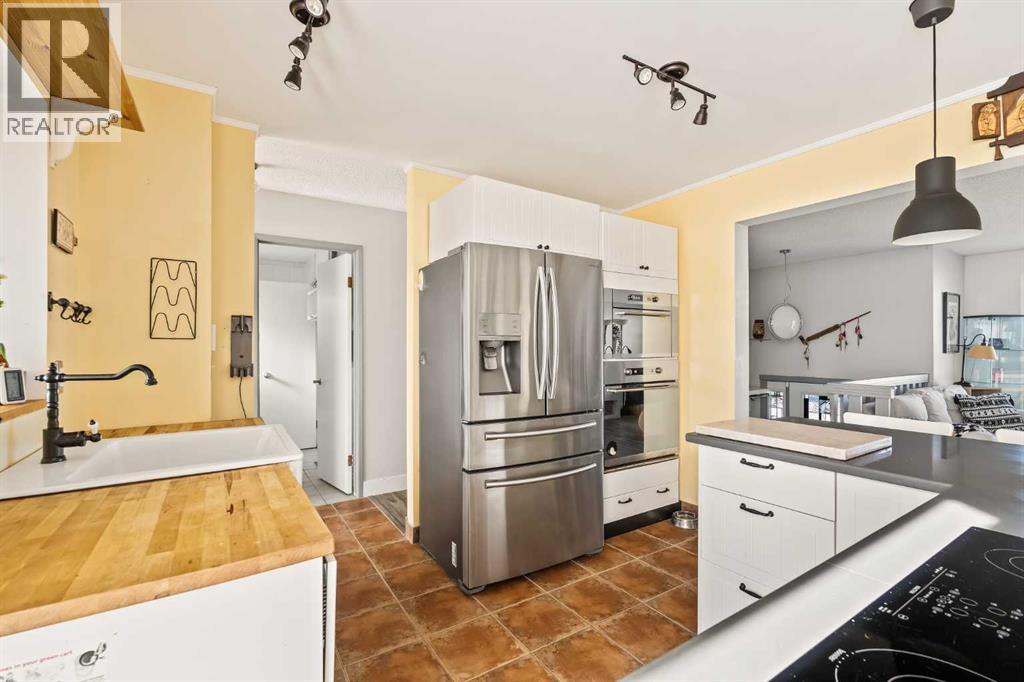 Single Family House Bi-level for Sale in  Temple Drive NE Temple Calgary 