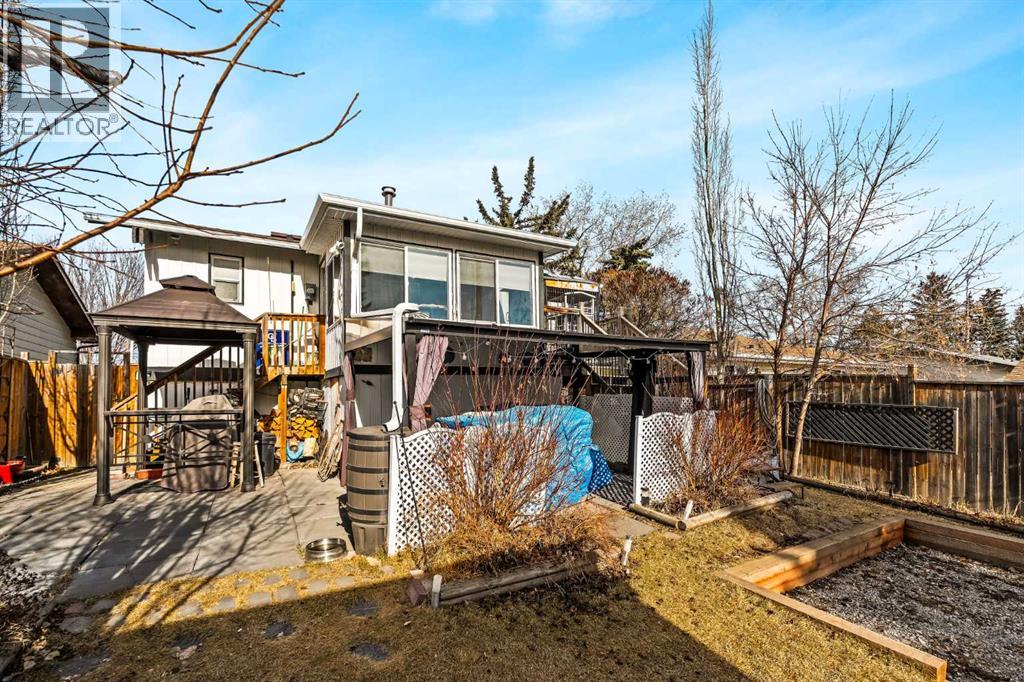 Single Family House Bi-level for Sale in  Temple Drive NE Temple Calgary 