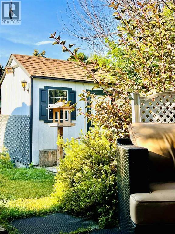 Single Family House Bi-level for Sale in  Temple Drive NE Temple Calgary 