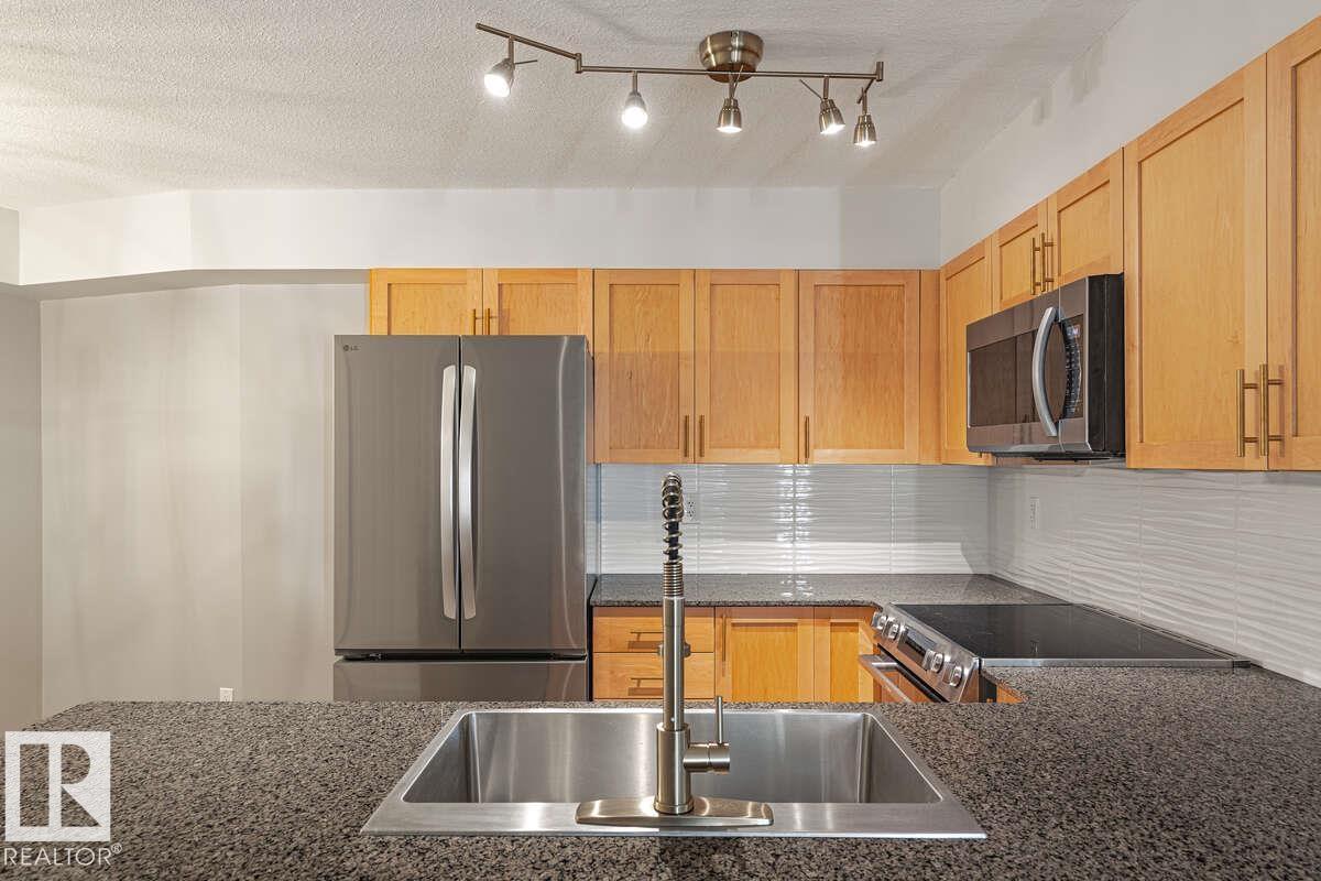 
          316 920 156 Street NW
            <br/>
            <span>Edmonton</span>
            , 
            <span>AB</span>
             <span>T6R0N6</span>
         - Photo 14