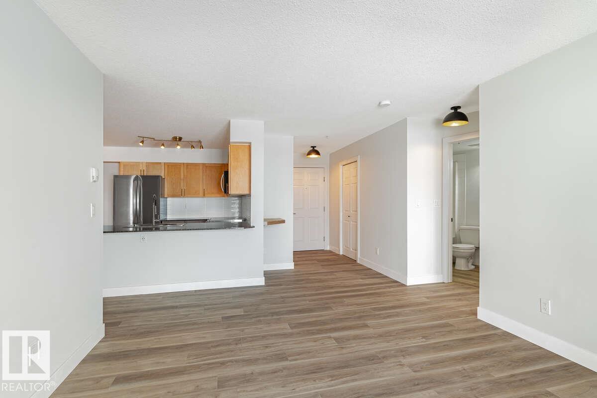 
          316 920 156 Street NW
            <br/>
            <span>Edmonton</span>
            , 
            <span>AB</span>
             <span>T6R0N6</span>
         - Photo 8