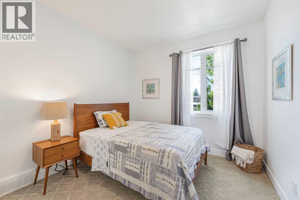 Single Family House for Sale in   Street SW Killarney/Glengarry Calgary 