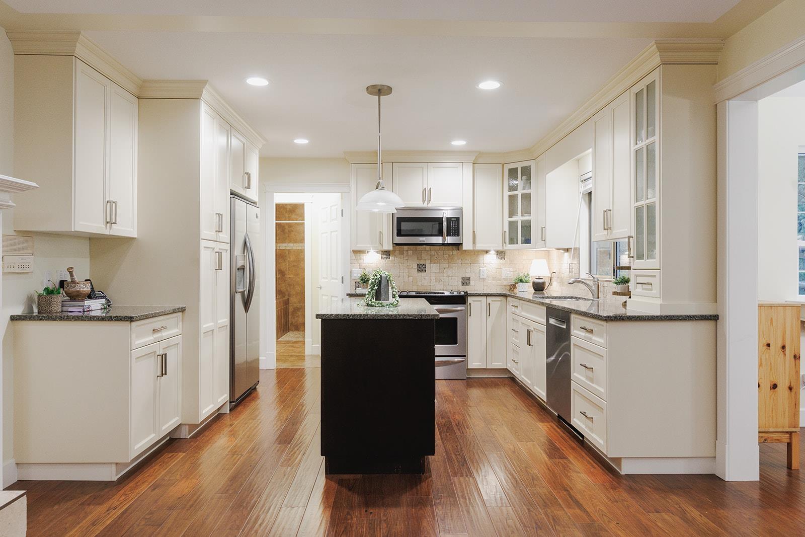 8898 NEALE DRIVE, Mission