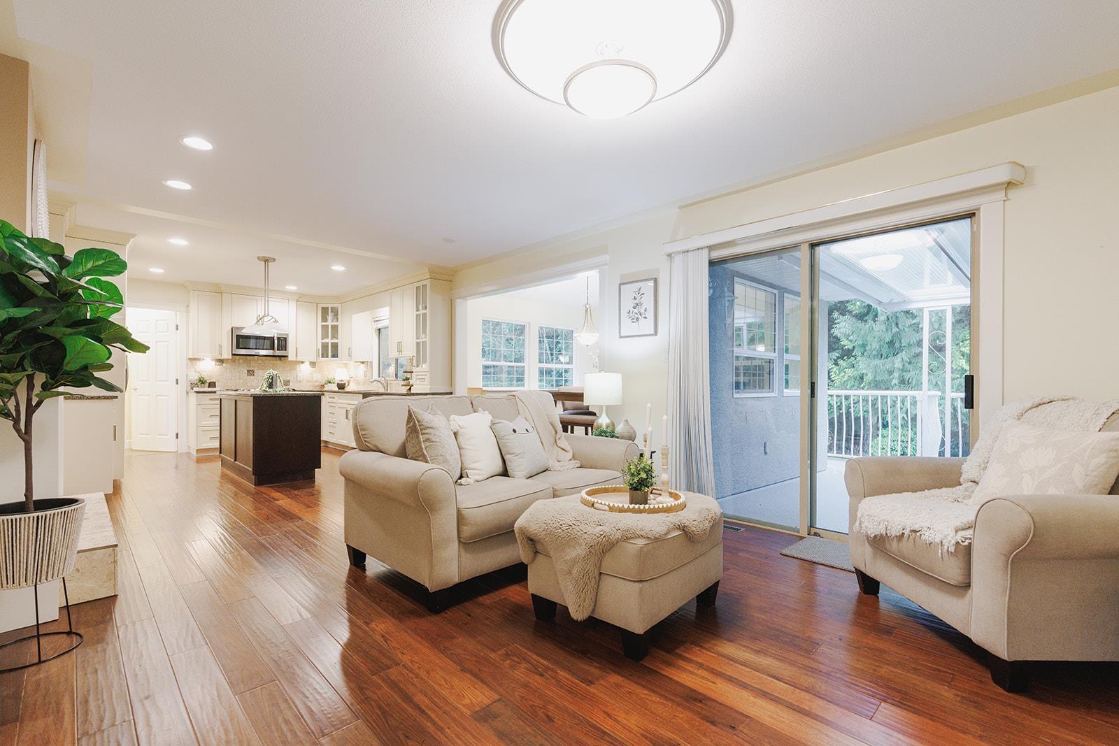 8898 NEALE DRIVE, Mission