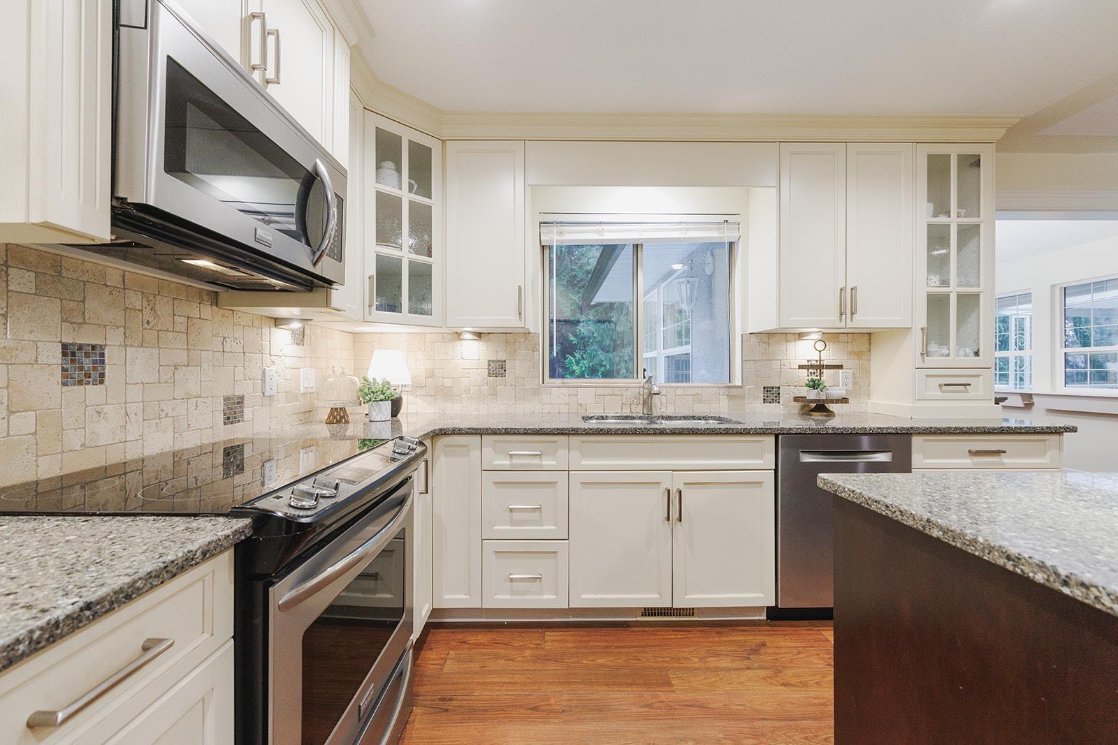 8898 NEALE DRIVE, Mission