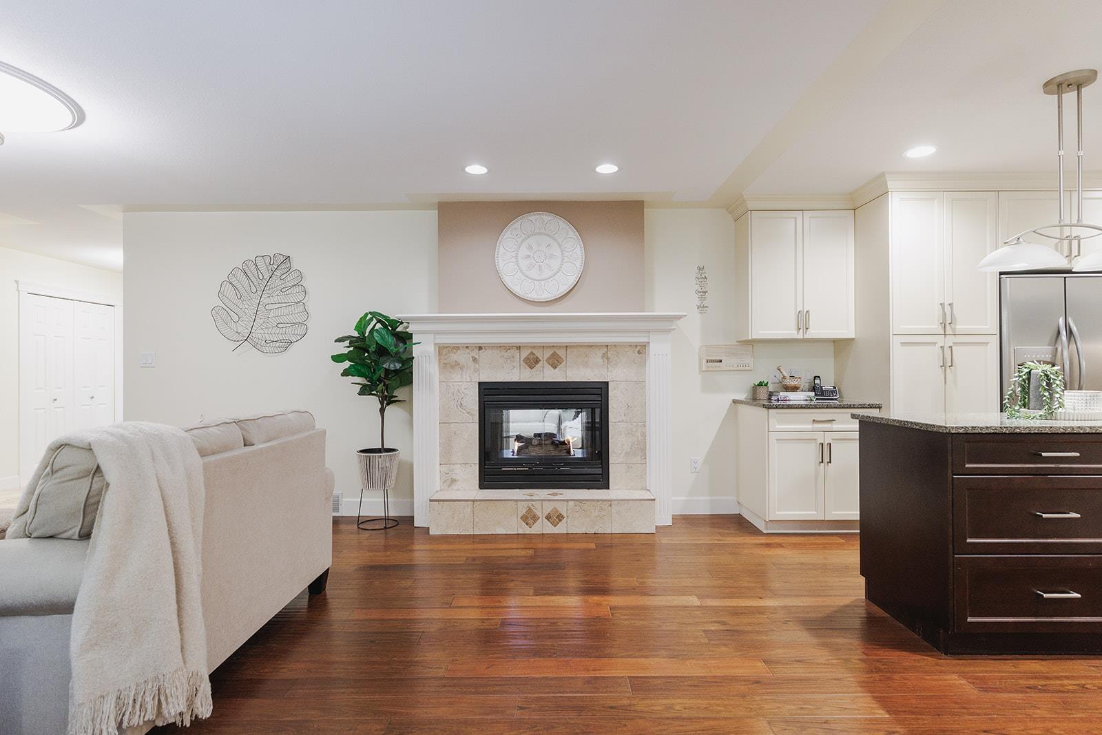 8898 NEALE DRIVE, Mission