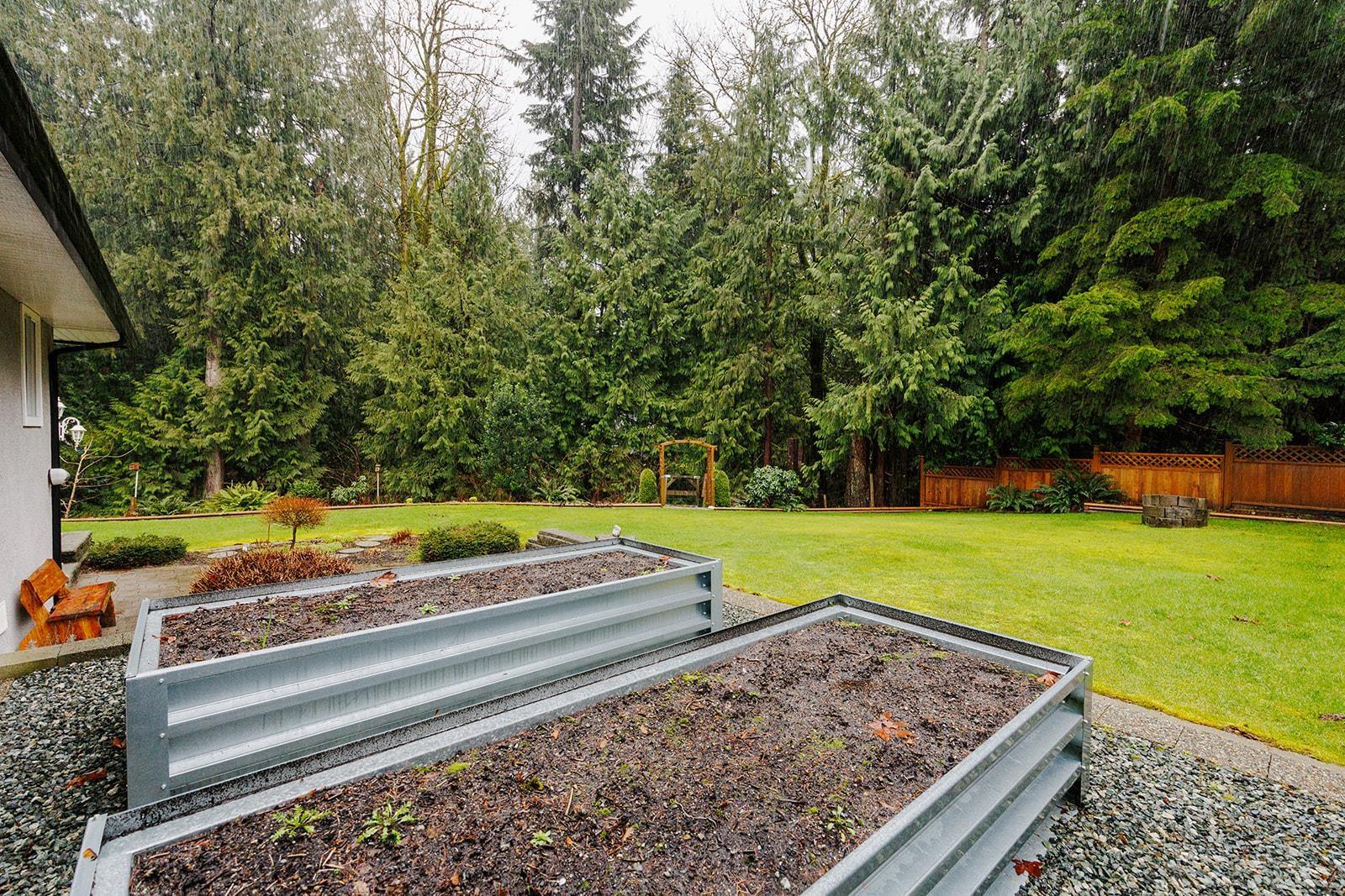 8898 NEALE DRIVE, Mission