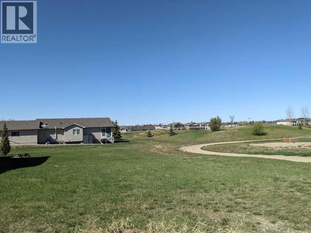 722 Fairways Drive - Photo 3 of 5, Vulcan, Alberta