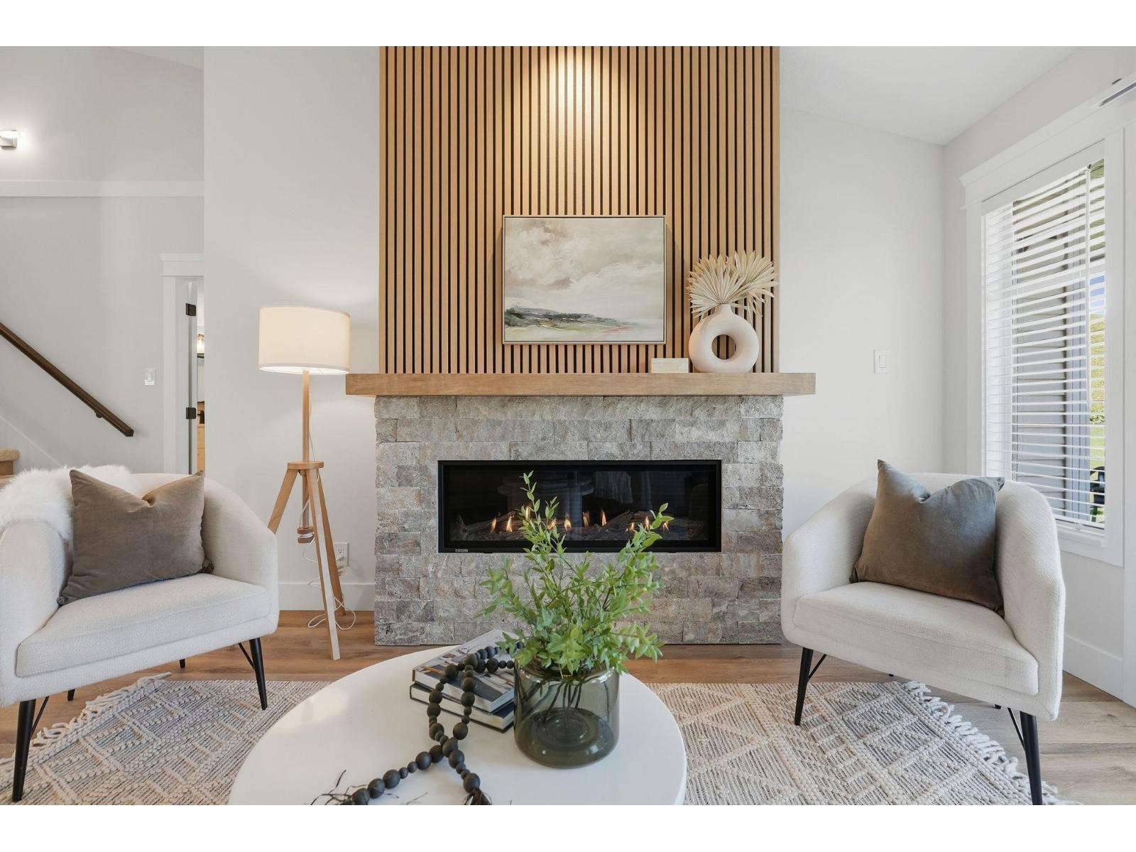 100 8737 212 STREET, Langley