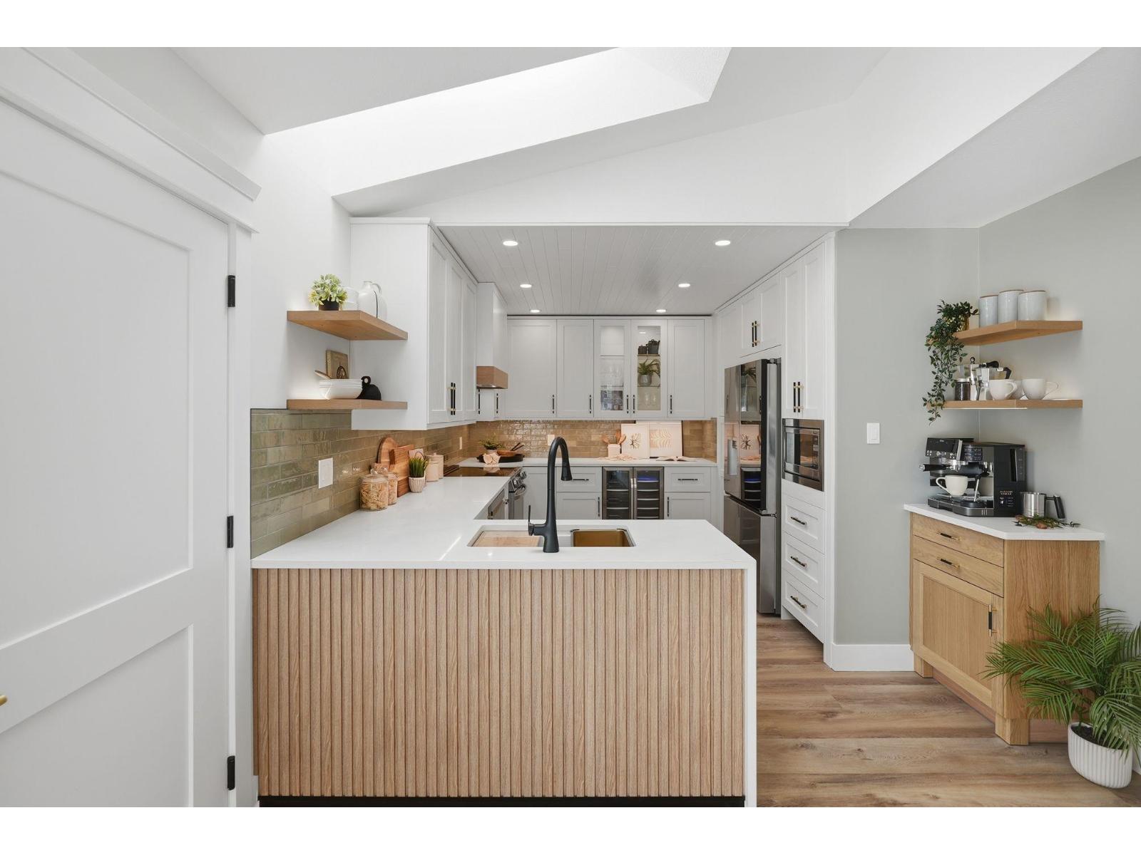 100 8737 212 STREET, Langley