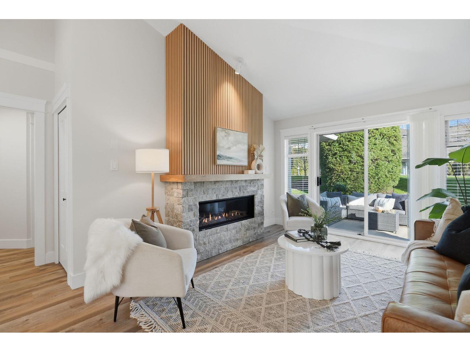 100 8737 212 STREET, Langley