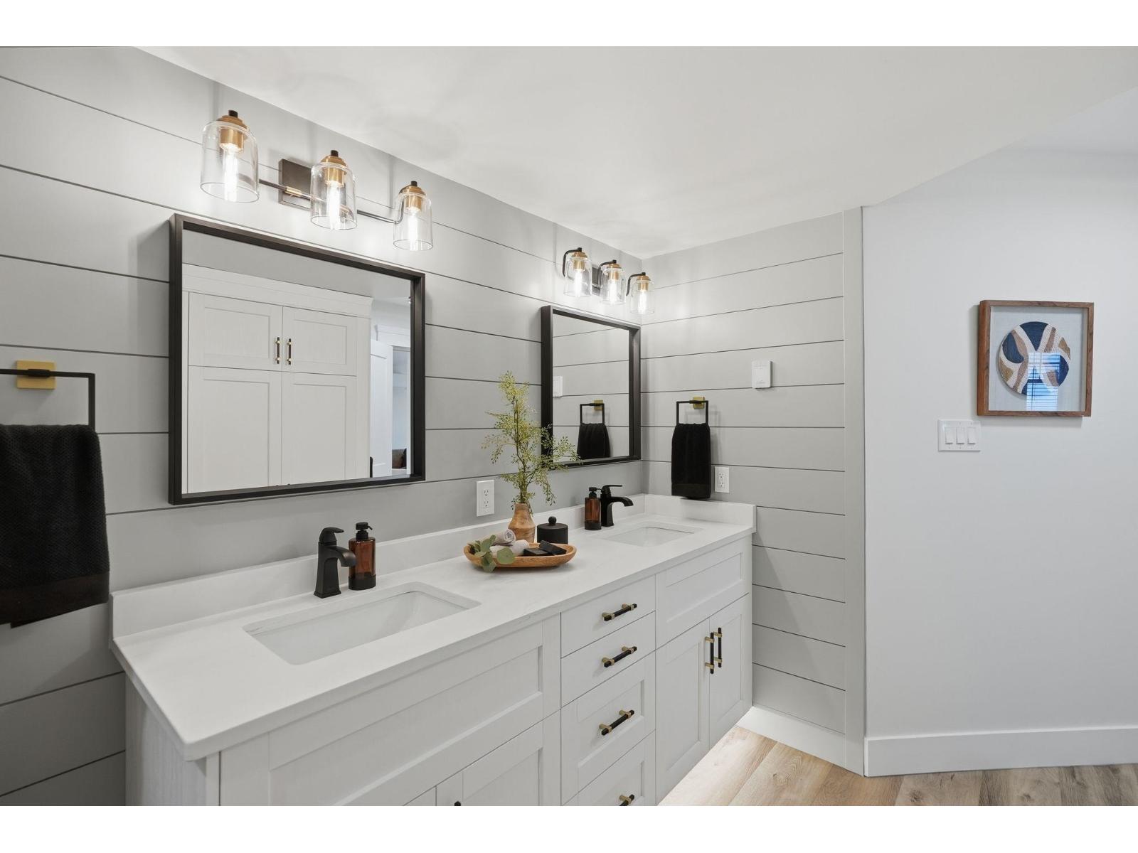 100 8737 212 STREET, Langley