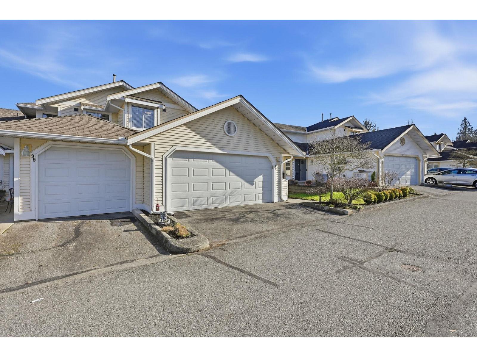 100 8737 212 STREET, Langley