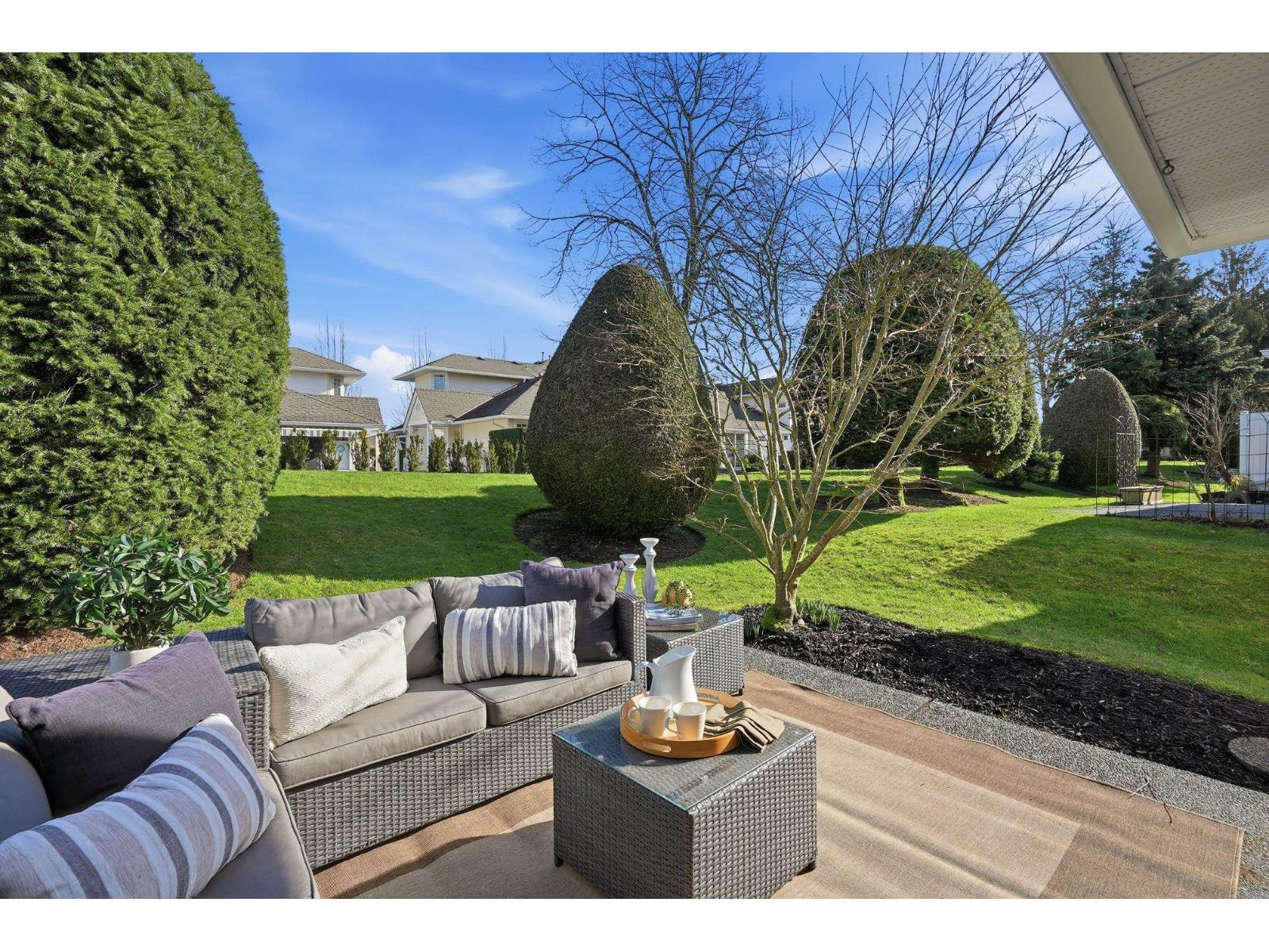 100 8737 212 STREET, Langley