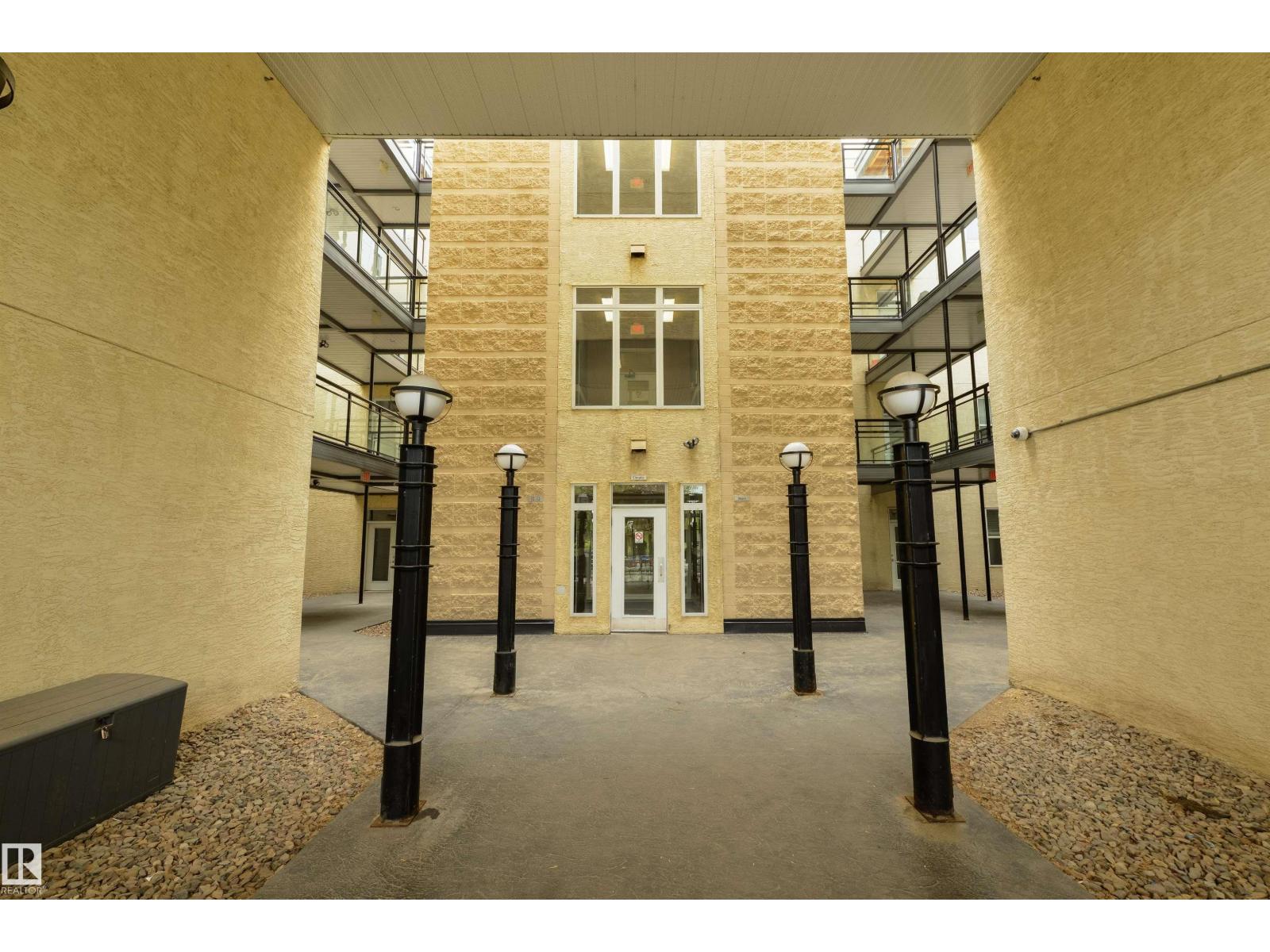 #405 10531 117 ST NW, Edmonton