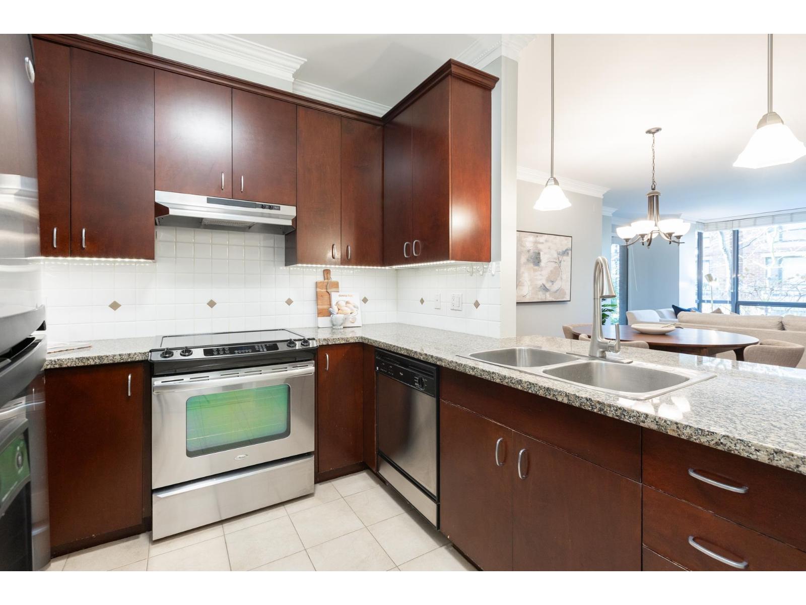 103 1551 FOSTER STREET, White Rock