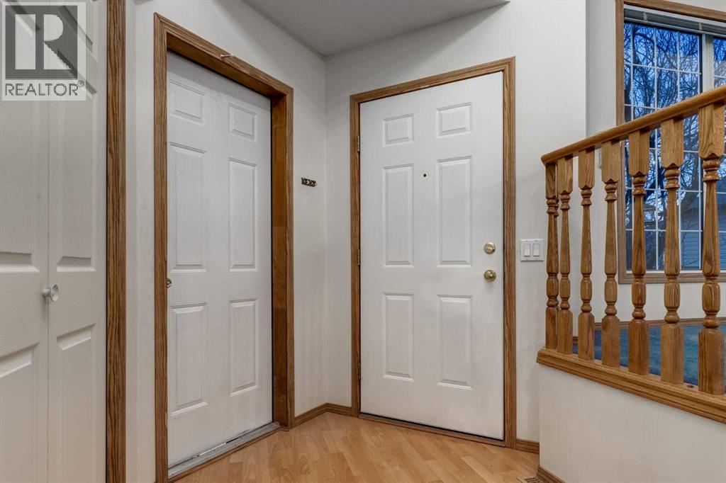 Single Family House 3 Level for Sale in  Somercrest Circle SW Somerset Calgary 