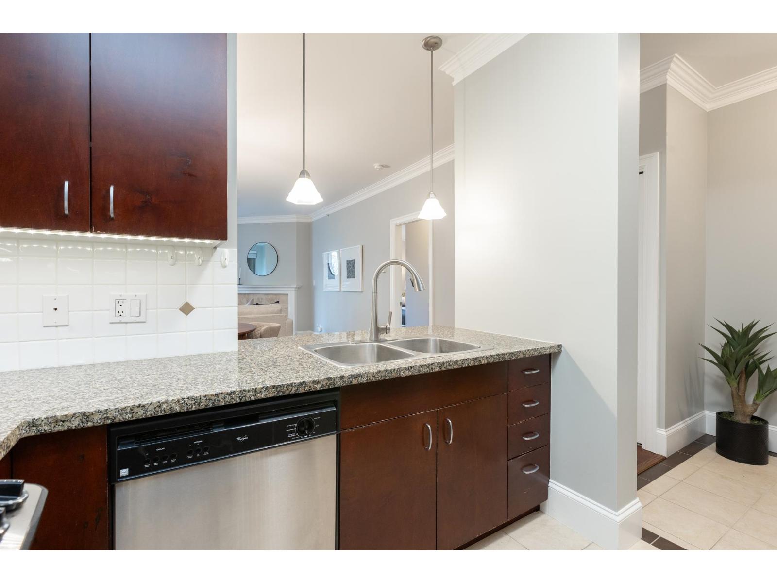 103 1551 FOSTER STREET, White Rock