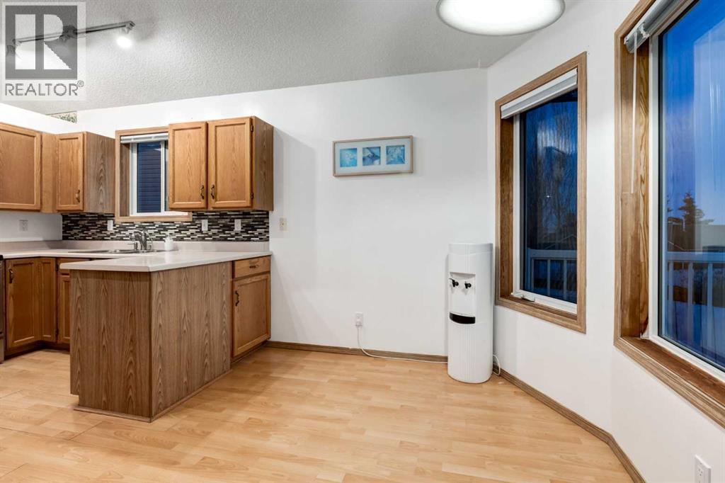 Single Family House 3 Level for Sale in  Somercrest Circle SW Somerset Calgary 